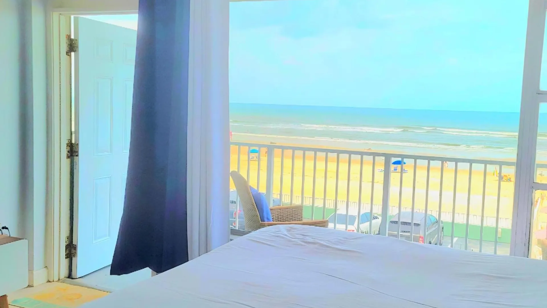 Direct Oceanfront With Balcony Apartment Daytona Beach
